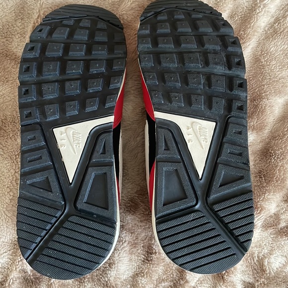 Women's Nike Air Sneaker, Never worn! - Picture 4 of 5